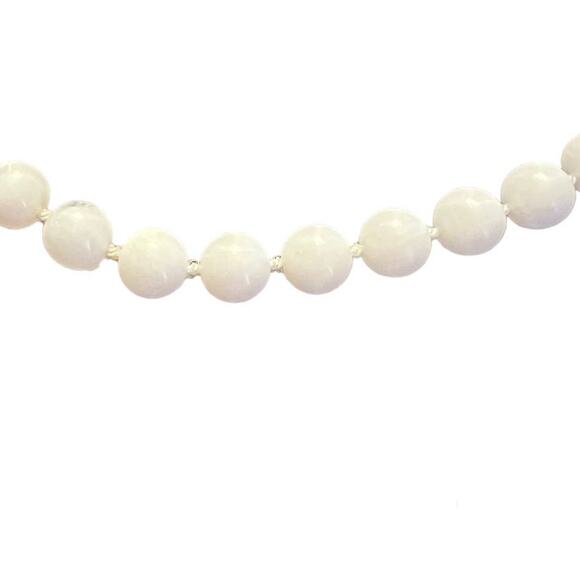 Timeless Faux Pearl Necklace - Picture 5 of 7